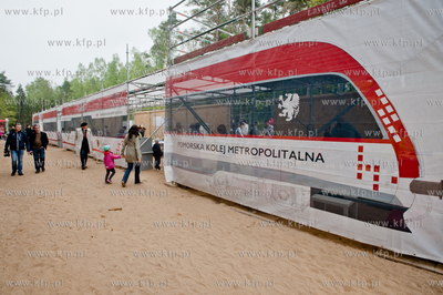 Gdansk. Matarnia. Kolej na PKM - Dzien Otwarty powstajacej...
