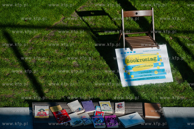 Gdynia. Skwer Stefana Zeromskiego. Majowka z InfoBoxem....