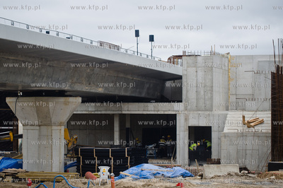 Gdansk. Powstajacy wiadukt Pomorskiej Kolei Metropolitalnej...