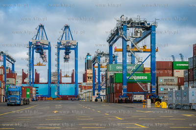 Gdańsk. Terminal kontenerowy DCT. 04.12.2017 fot....