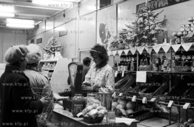 Przedswiateczne zakupy w jednym ze sklepow spozywczych...