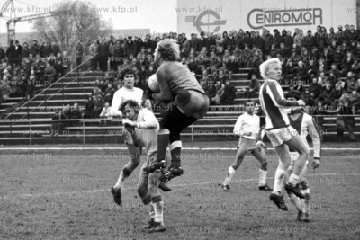 Mecz pilki noznej pomiedzy Stoczniowcem a Widzewem...