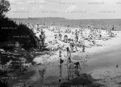 Ujście Potoku Oliwskiego do Zatoki Gdańskiej na plaży...