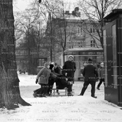 Zimowa zabawa dzieci. 
1968
0004981z_1968
Fot. Zbigniew...