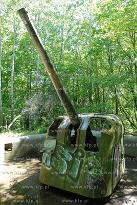 Rezerwat Kepa Redlowska, Gdynia. Dzialo kaliber 130...