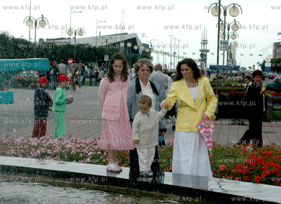 Senator Dorota Arciszewska z dziecmi (2,5-letni Gienio...