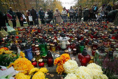 Wszystkich Swietych. Cmentarz Komunalny na Srebrzysku...