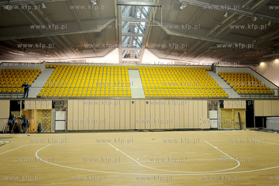 Trwaja prace wykonczeniowe Hali Sportowo - Widowiskowej...