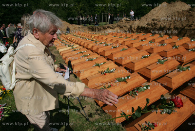 Szczecin/Glinna/zachodniopomorskie. Na cmentarzu wojennym...