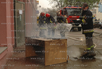 Elblag. Okolo godziny 10 w banku Millenium przy ul....