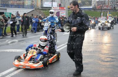 Gdynia. Parada z okazji 91 rocznicy odzyskania przez...