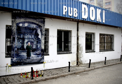 Gdansk. Przed historyczna brama Stoczni Gdanskiej na...