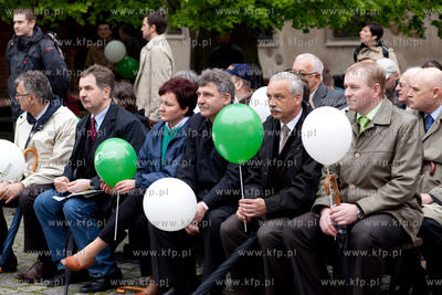 Bytów. Happening promujacy projekt Pomorskiej Kolei...