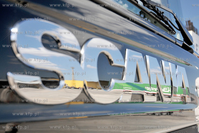 Promem linii FINNLINES przyplynely do gdynskiego portu...