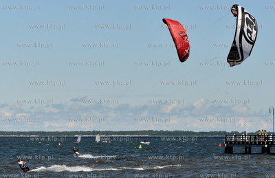 Wakacje w Pucku. Kitesurfing 20.07.2013 fot. Andrzej...