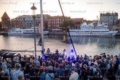 Koncert zespołu Kamp! na wodach Motławy w ramach...