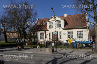 Powiatowa i Miejska Biblioteka Publiczna przy ulicy...