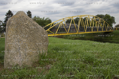 Most rowerowy nad Motławą w okolicy Lędowa w gminie...