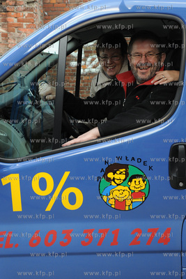 Wladyslaw Ornowski z malzonka prowadza fundacje Pan...