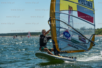 Plaza w Sopocie, przy Sopockim Klubie Zeglarskim. Briefing...