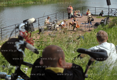 Streetwaves czyli artystyczna akcja miejska w Gdansku...