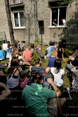 Streetwaves czyli artystyczna akcja miejska w Gdansku...