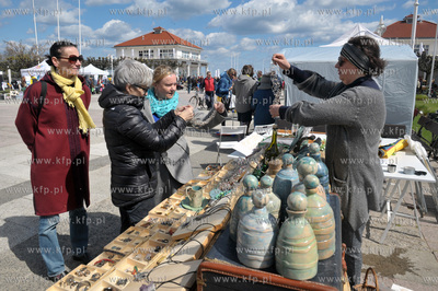 Sopot. Molo Fest przy sopockim molo. Strefa wystawcow....
