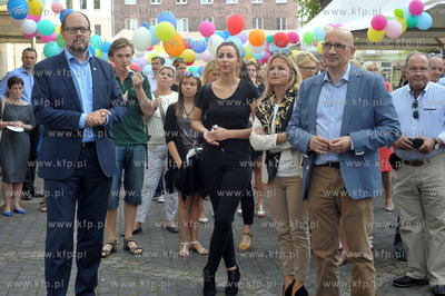 10 festyn i akcja charytatywna Zeszyt dla ucznia na...