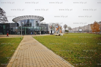 Gdansk. Centrum handlowe Leclerc przy ul. Obroncow...