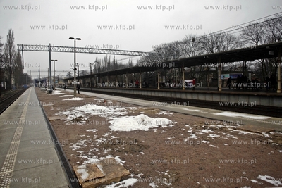 Sopot. Przebudowa peronu dla pociagow dalekobieznych....