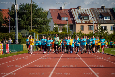 Reda. Stadion MOSiR. Akcja Z podwórka na bieżnię...