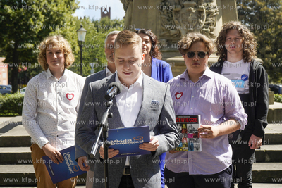 Targ Drzewny w Gdąńsku. Konferencja prasowa posła...