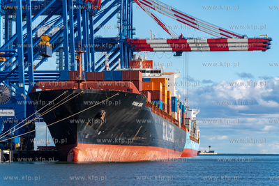 Kontenerowiec Istanbul Bridge zawinłą do Gdańska...