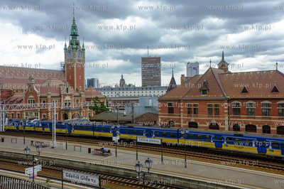 Gdańsk, ul. 3 maja. Nz. Dworzec Główny PKP w Gdańsku....