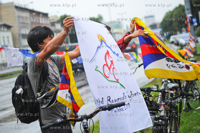 Gdansk. Manifestacja pod Konsulatem Chinskiej Republiki...