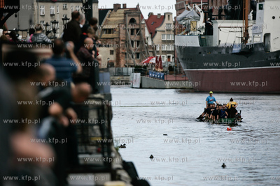 Gdansk. Motlawa.VI Charytatywne Regaty Smoczych Lodzi...