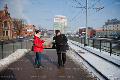 Gdansk. Przystanek tramwajowy ZKM Dworzec Glowny. Slodka...