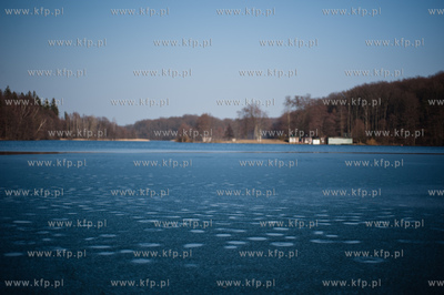 Kaszuby. Jezioro Przywidzkie.
17.03.2012
fot. Mateusz...