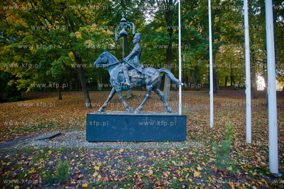 Gdansk. Sloneczne jesienne popoludnie w Parku Orunskim.
Nz...