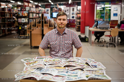 Gdansk. Biblioteka Manhattan w CH Manhattan. Kolekcja...