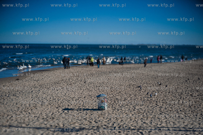 Sopot. Sloneczne niedzielne popoludnie na plazy.
03.03.2013
fot....