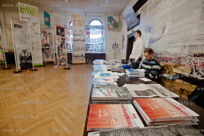 Gdansk. Sala BHP Stoczni Gdanskiej. Prezentacja 2 tomu...