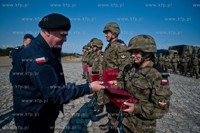Poligon wojskowy w Ustce. Odbior sprzetu oraz podpisanie...
