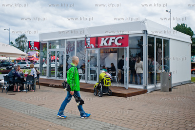 Gdynia. Skwer Kosciuszki. Plac przy fontannie. Nowo...