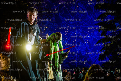 Gdansk. Zieleniec przy pomniku Jana Heweliusza. Widowisko...