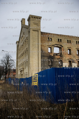 Gdańsk. Ul. Na Stępce. Ruiny spichlerzy, w których...