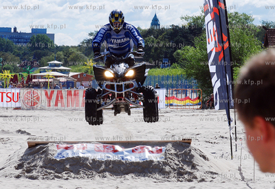 Ssang Yong Cup - wyscigi samochodow firmy Ssang Yong...