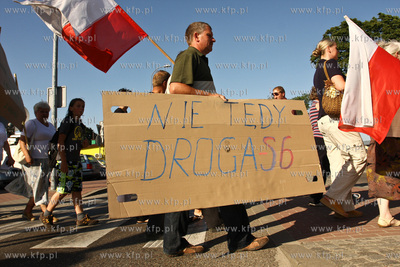 Chwaszczyno. Protest mieszancow Chwaszczyna i okolicznych...
