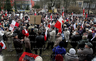 Szczecin. Protest i przemarsz ludzi, ktorzy nie zgadzaja...
