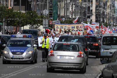 Po mszy w intencji ojczyzny z kosciola OO Redemptorystow...